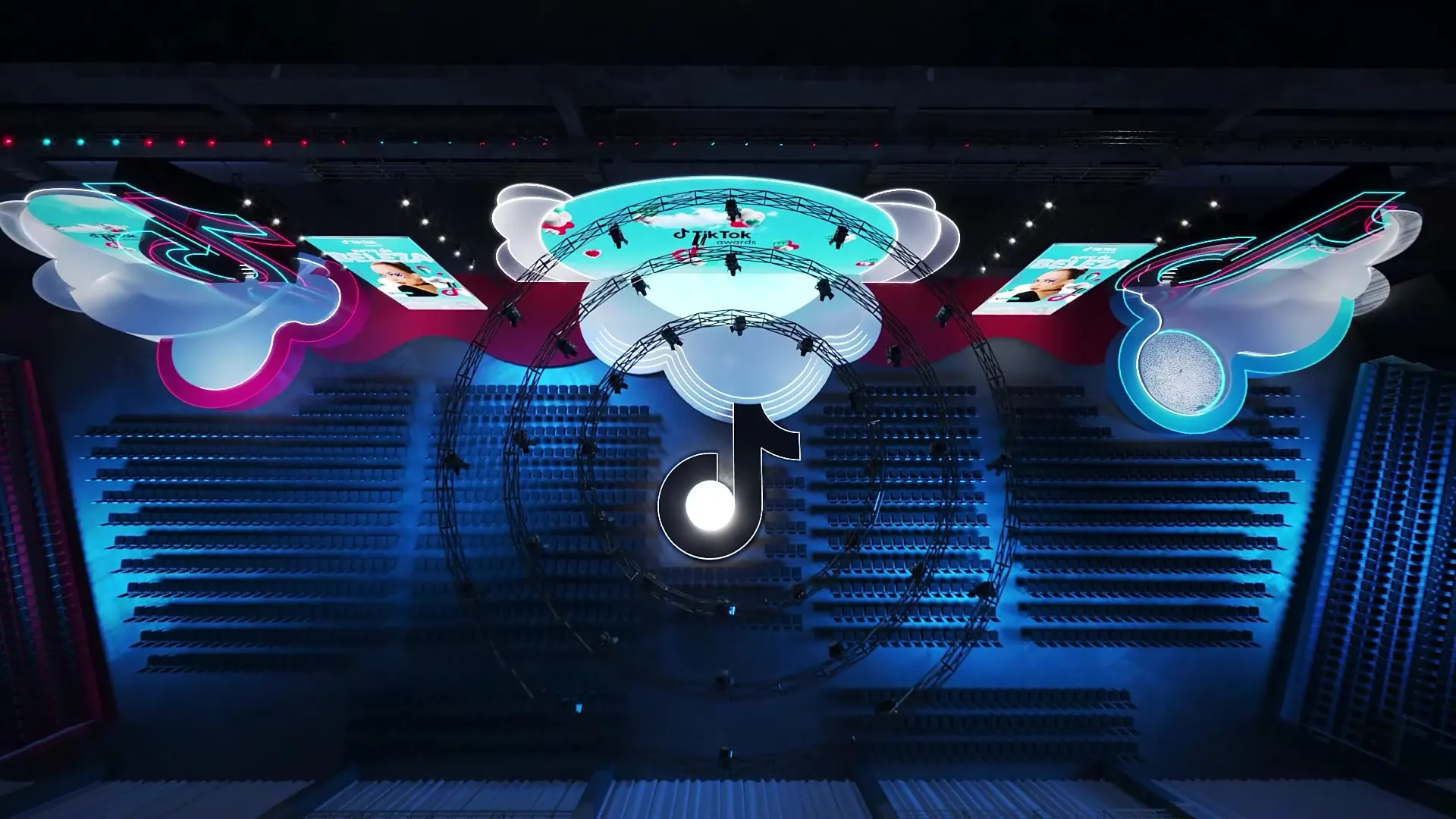 Render: a plenária vista de cima, com o palco nuvem e a clave